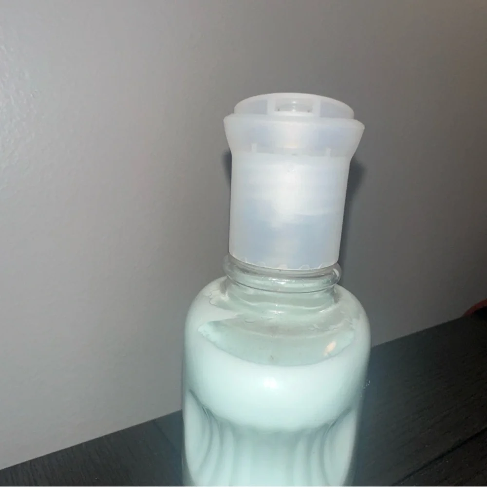 Bath & Body Works Pleasures Cucumber Melon Body Lotion, 8 fl oz, BRAND NEW‎